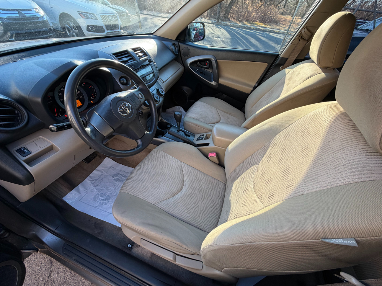 Toyota RAV4 Base I4 4WD 2011