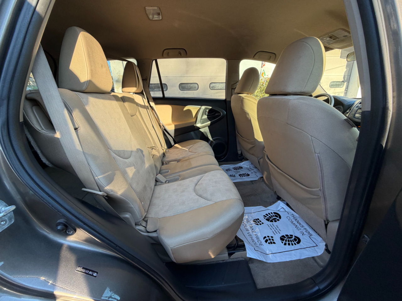 Toyota RAV4 Base I4 4WD 2011