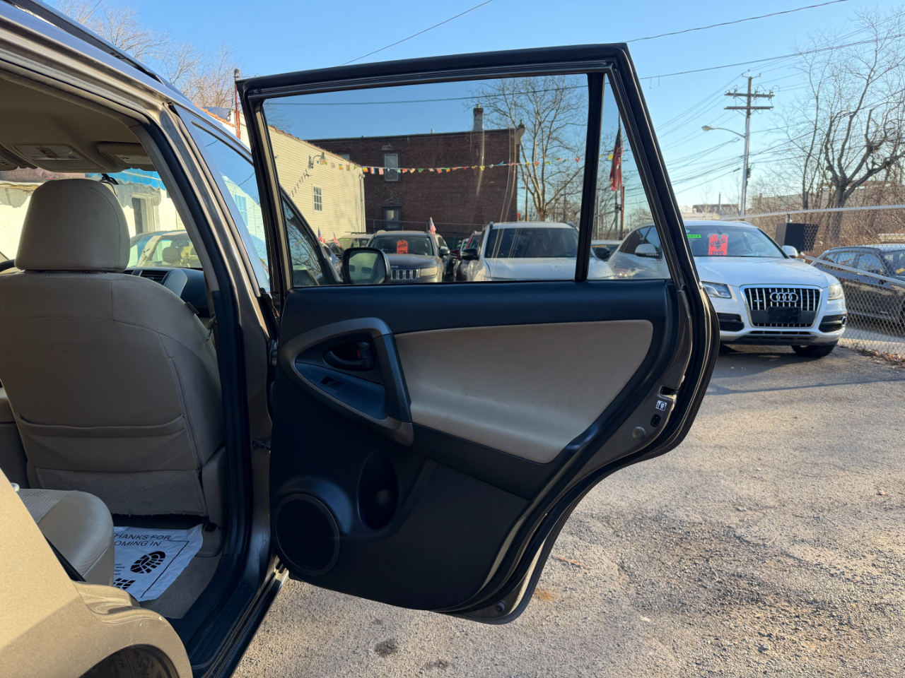 Toyota RAV4 Base I4 4WD 2011