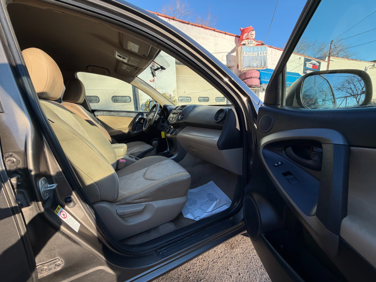 Toyota RAV4 Base I4 4WD 2011