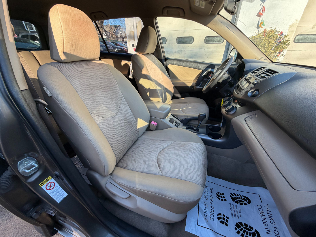 Toyota RAV4 Base I4 4WD 2011