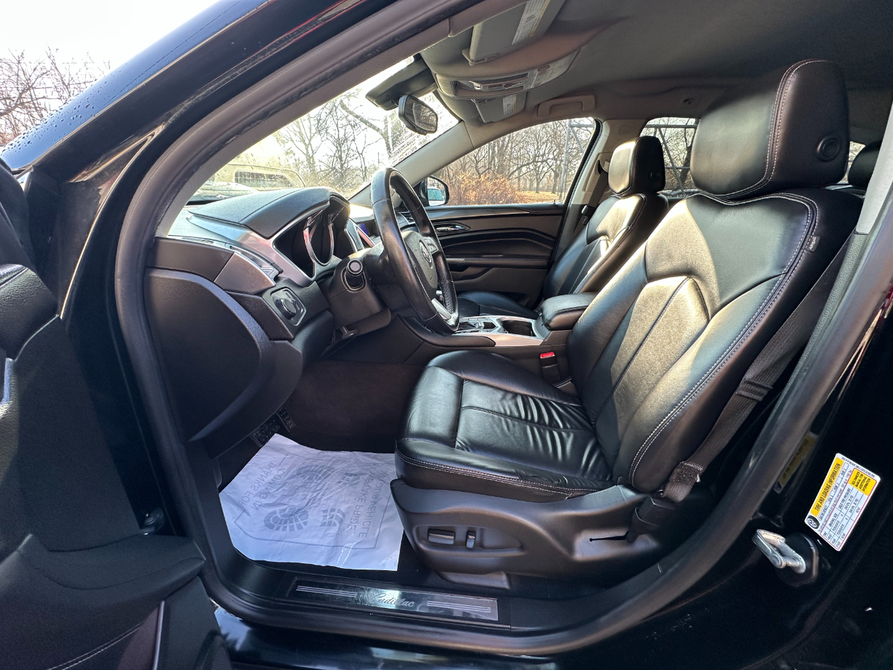 Cadillac SRX Base 2012