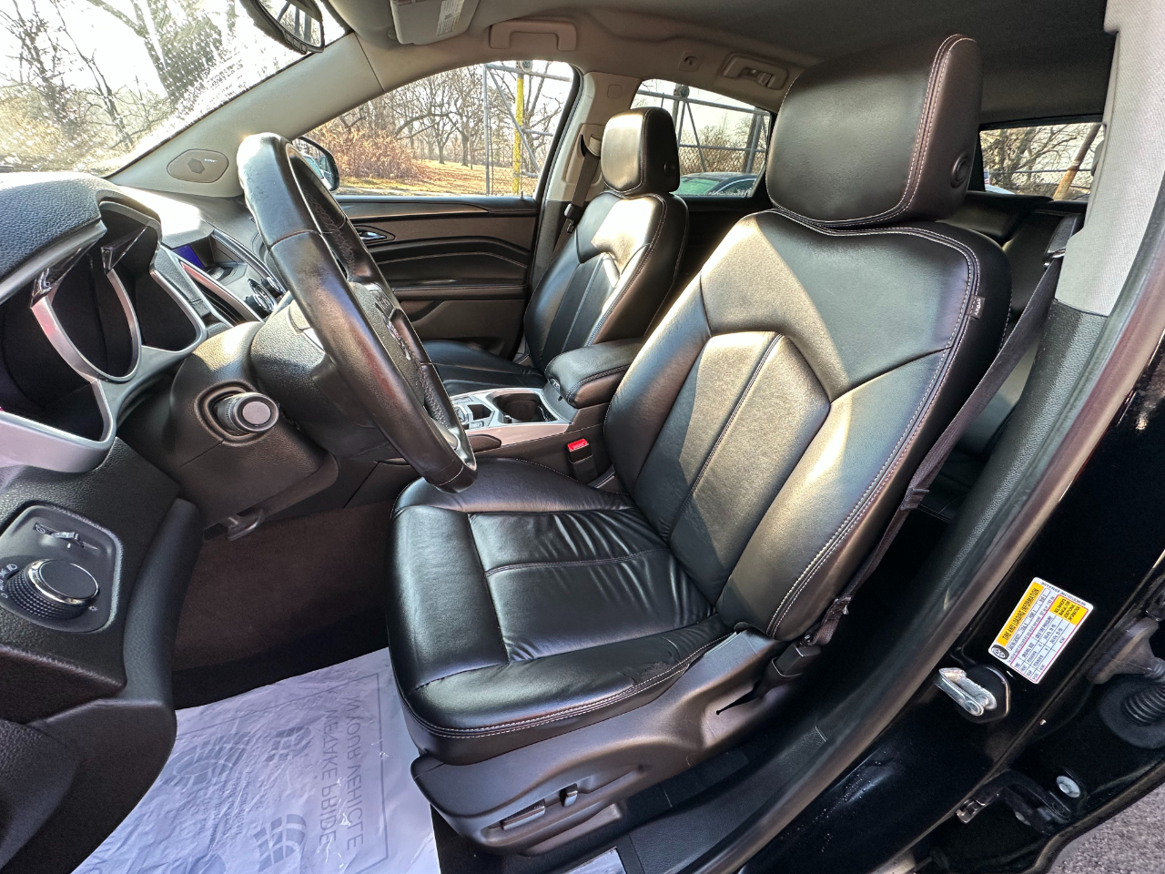 Cadillac SRX Base 2012