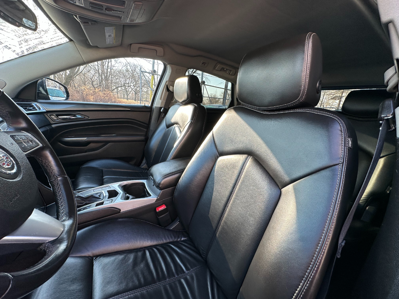 Cadillac SRX Base 2012