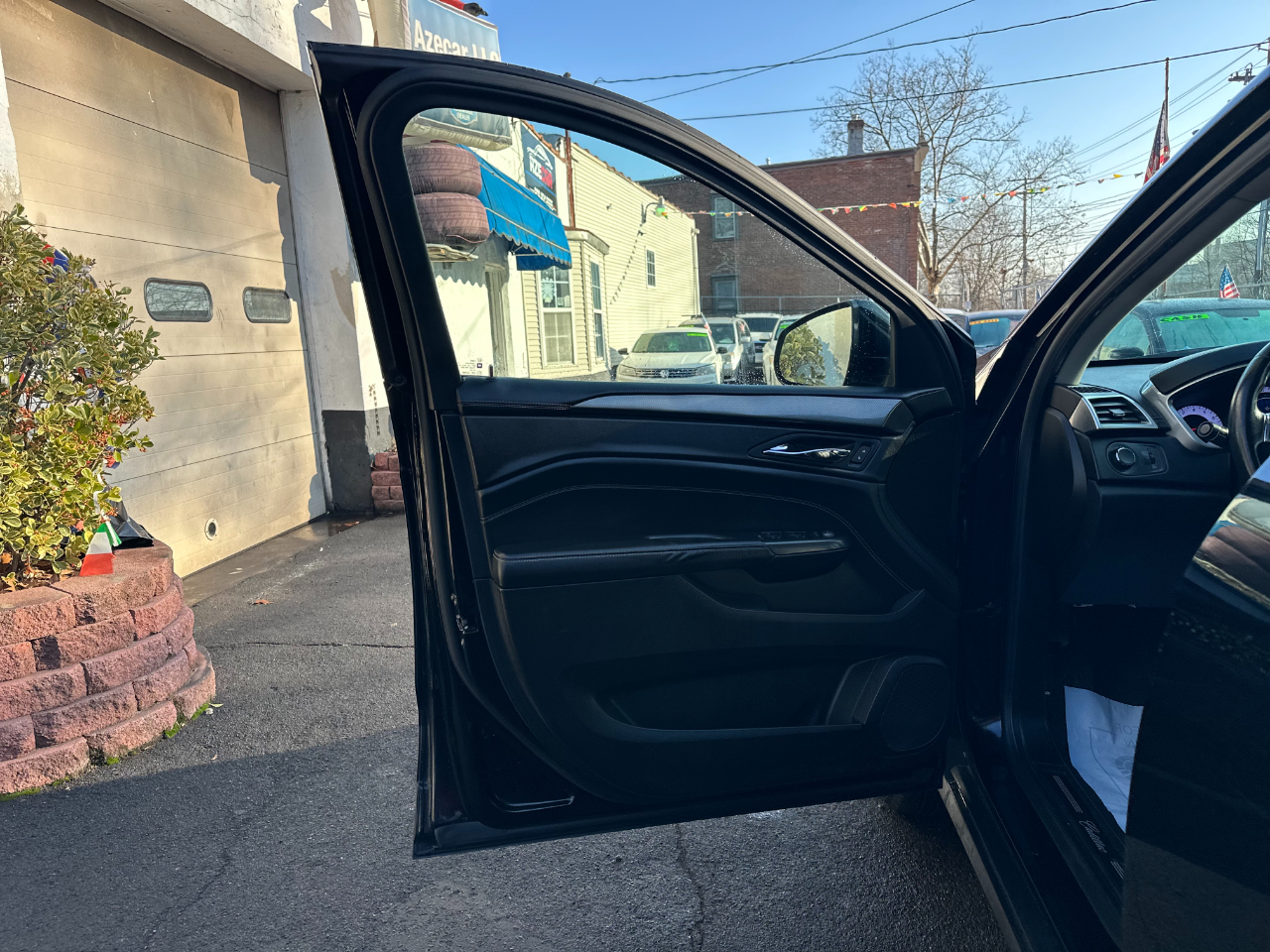 Cadillac SRX Base 2012