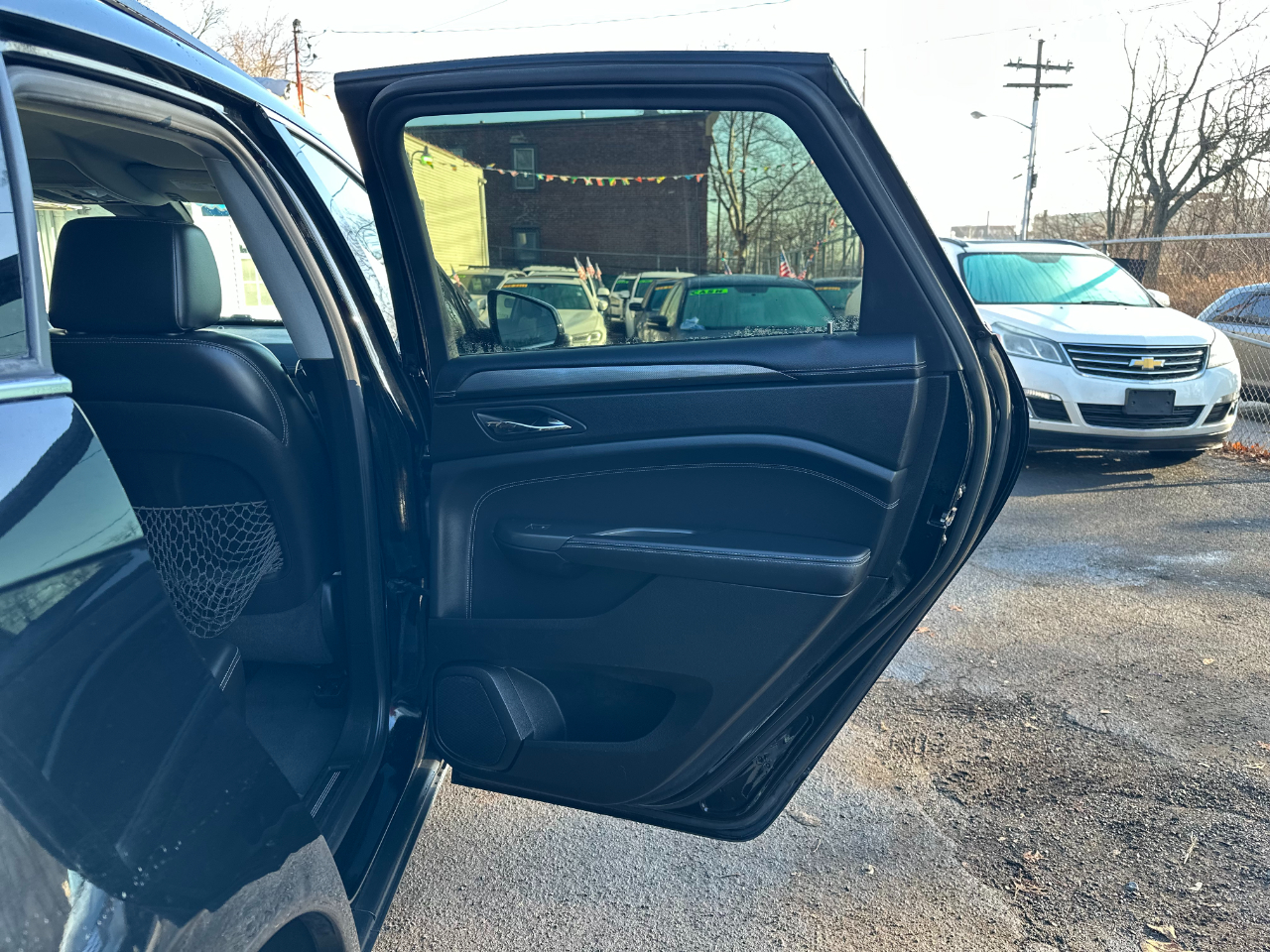 Cadillac SRX Base 2012