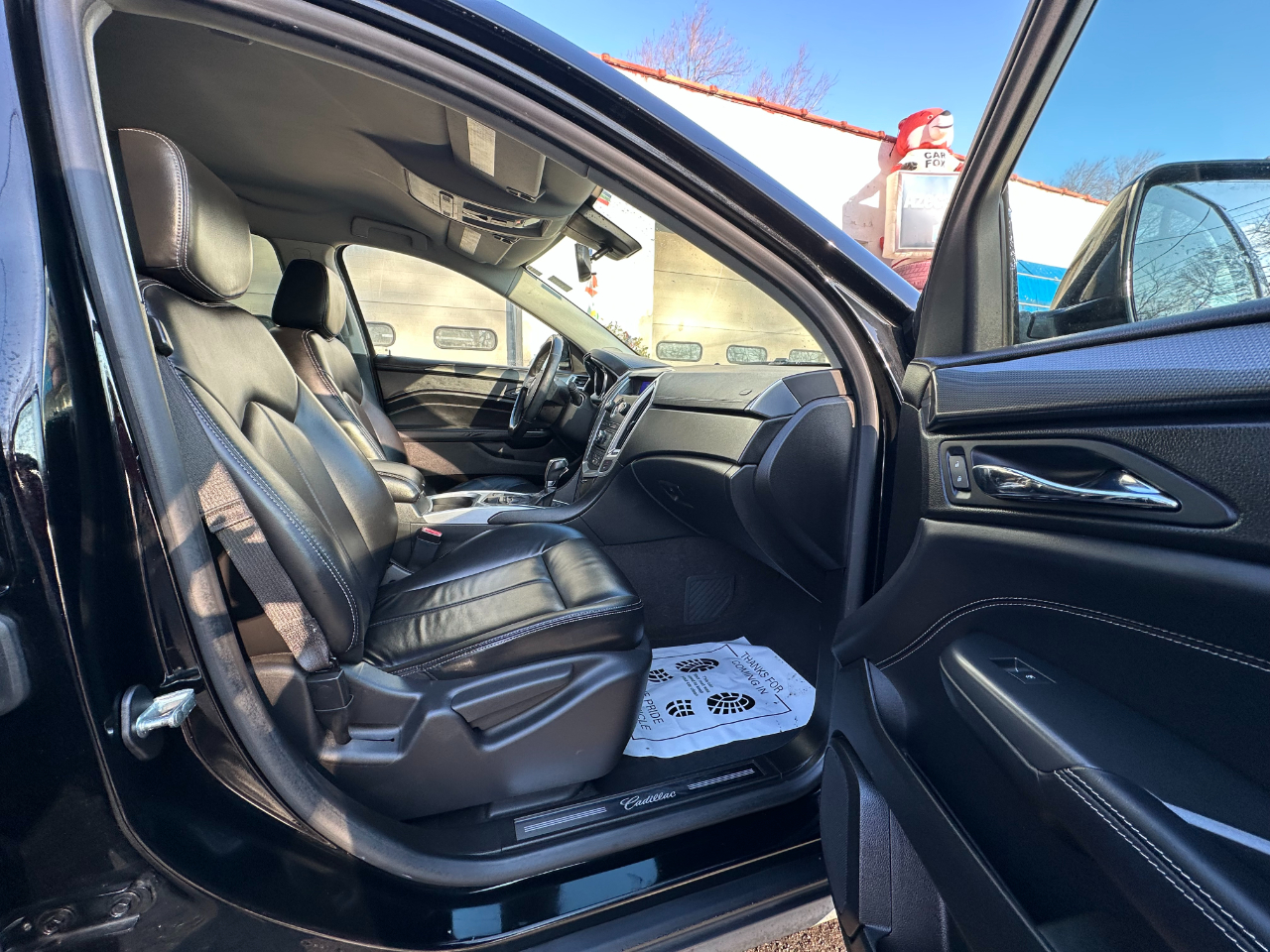 Cadillac SRX Base 2012