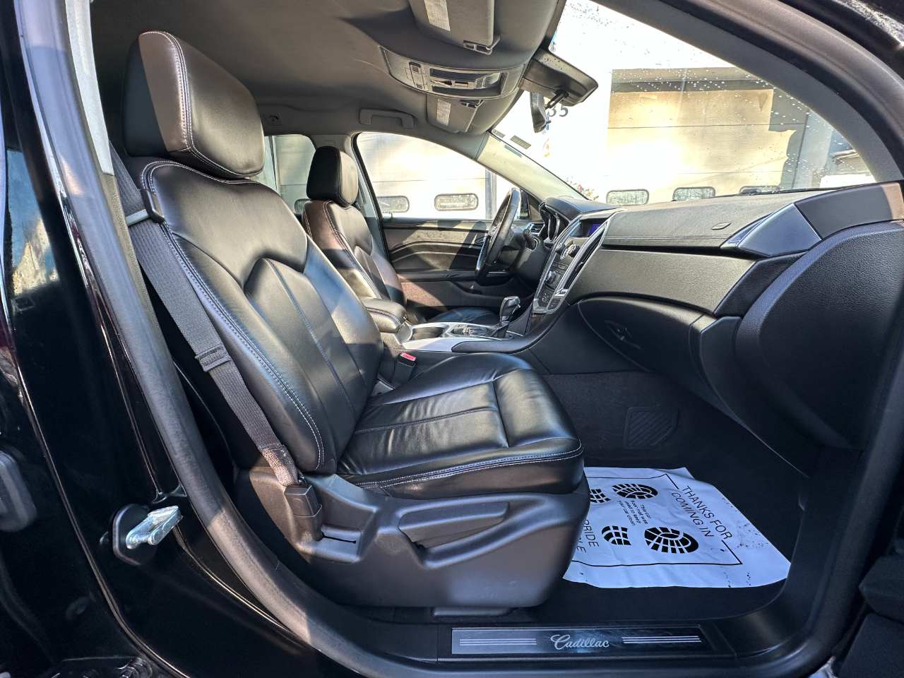 Cadillac SRX Base 2012