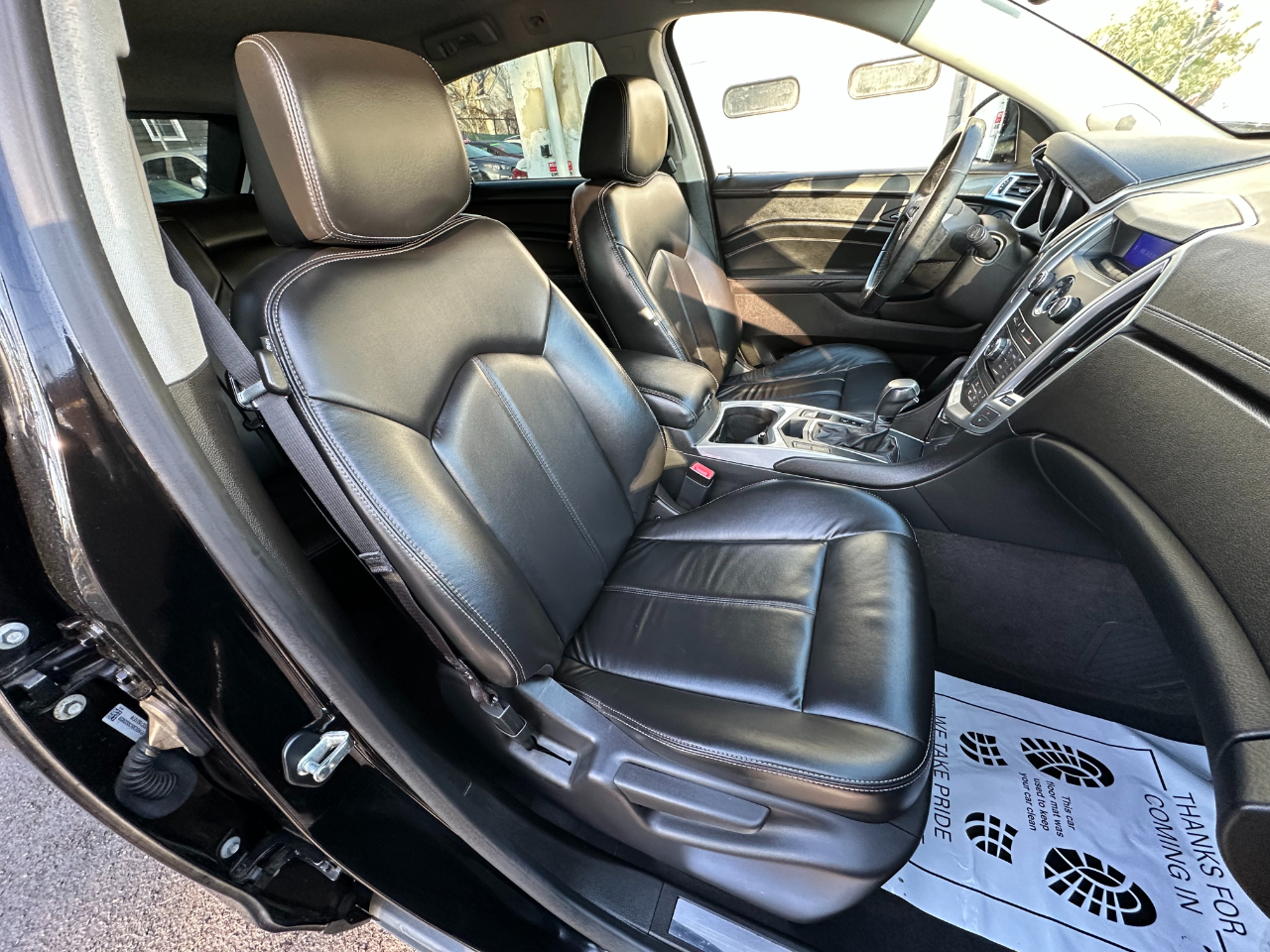 Cadillac SRX Base 2012