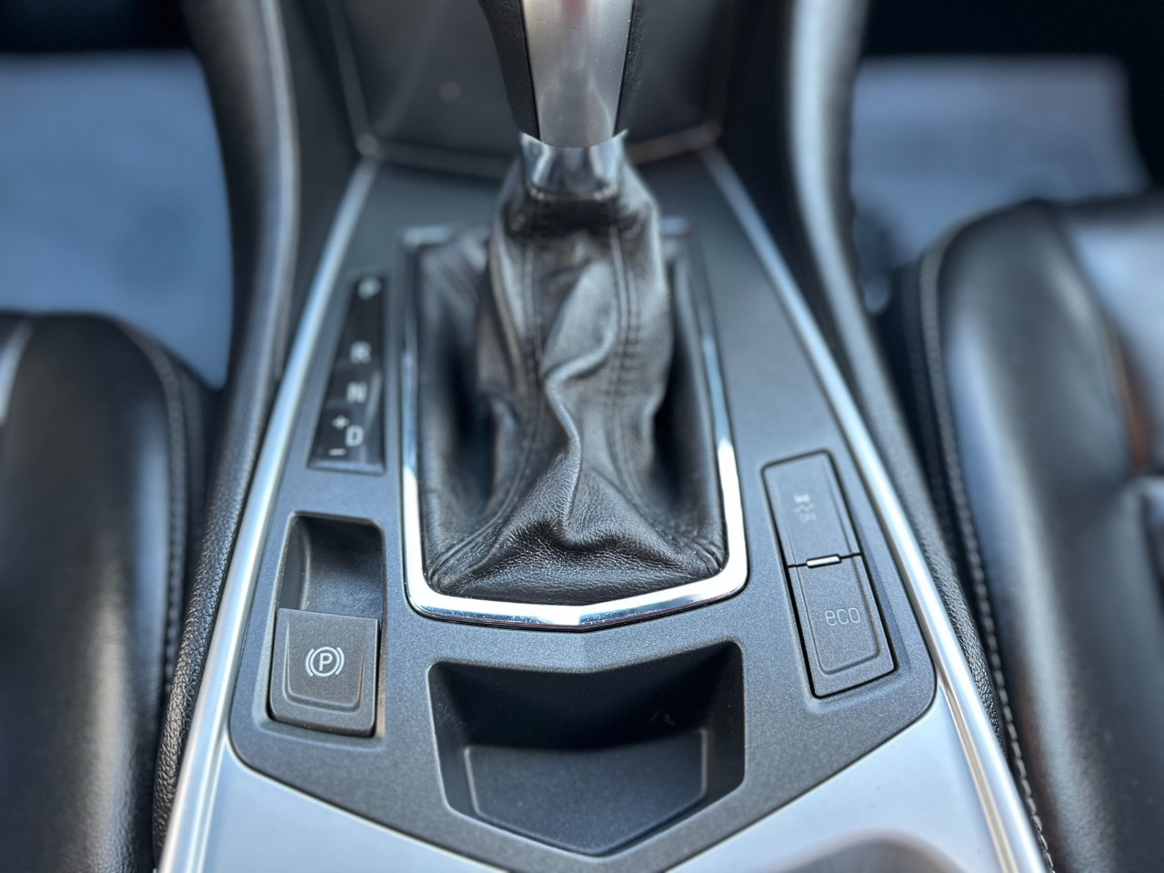 Cadillac SRX Base 2012