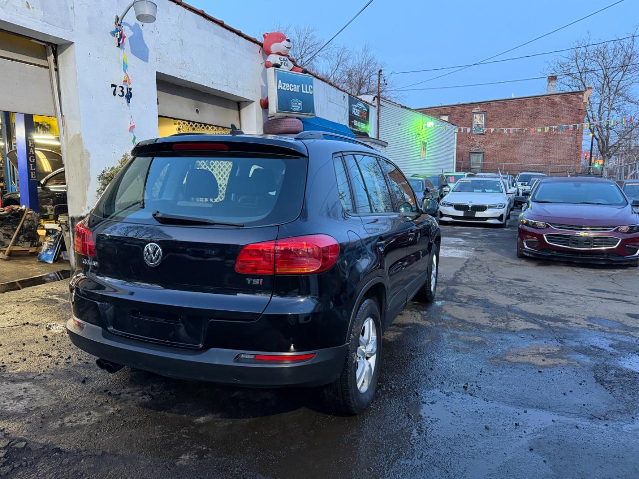 Volkswagen Tiguan S 2017