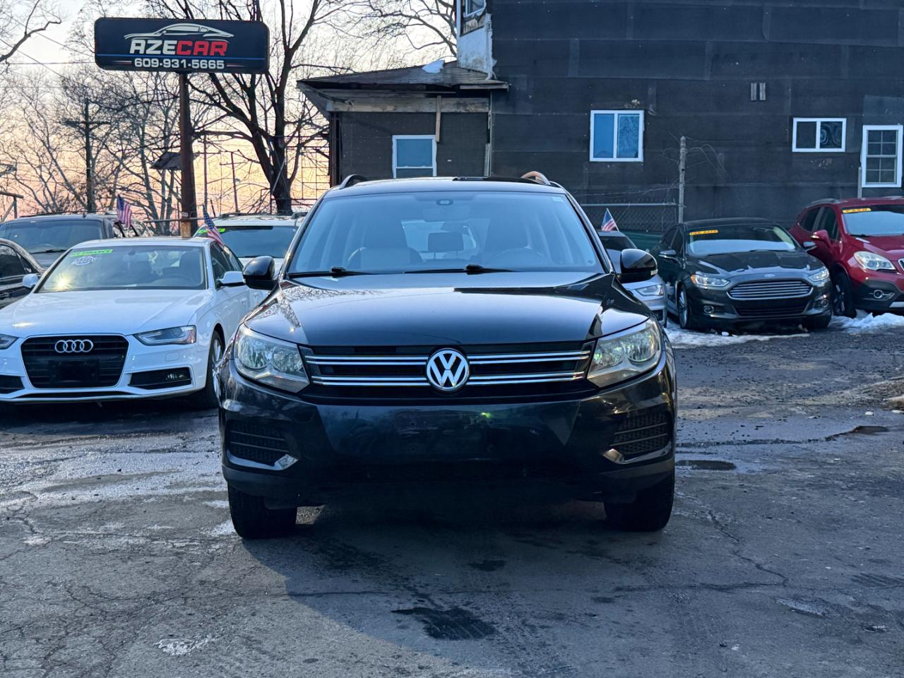 Volkswagen Tiguan S 2017