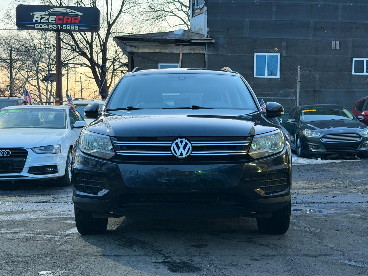 Volkswagen Tiguan S 2017