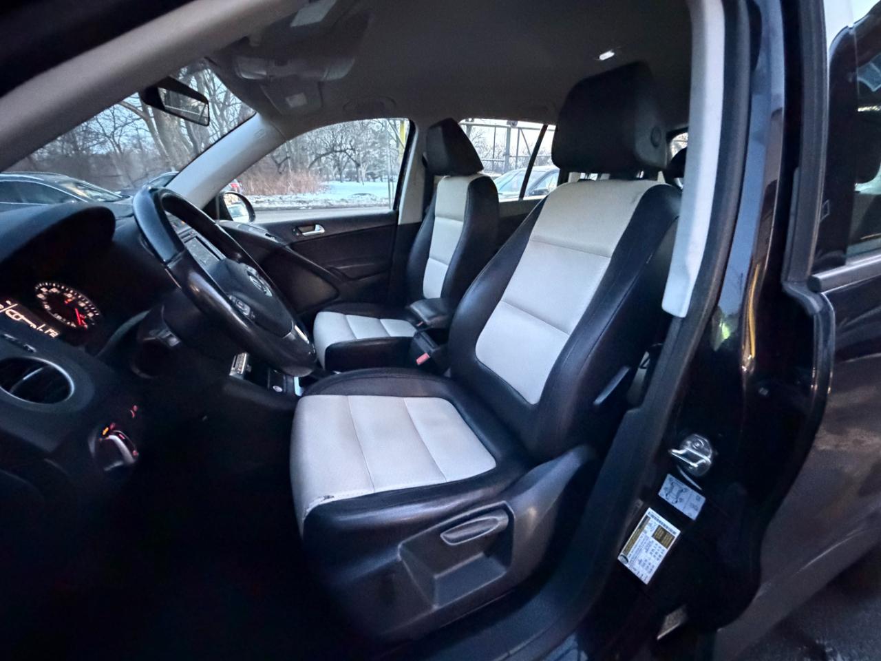 Volkswagen Tiguan S 2017