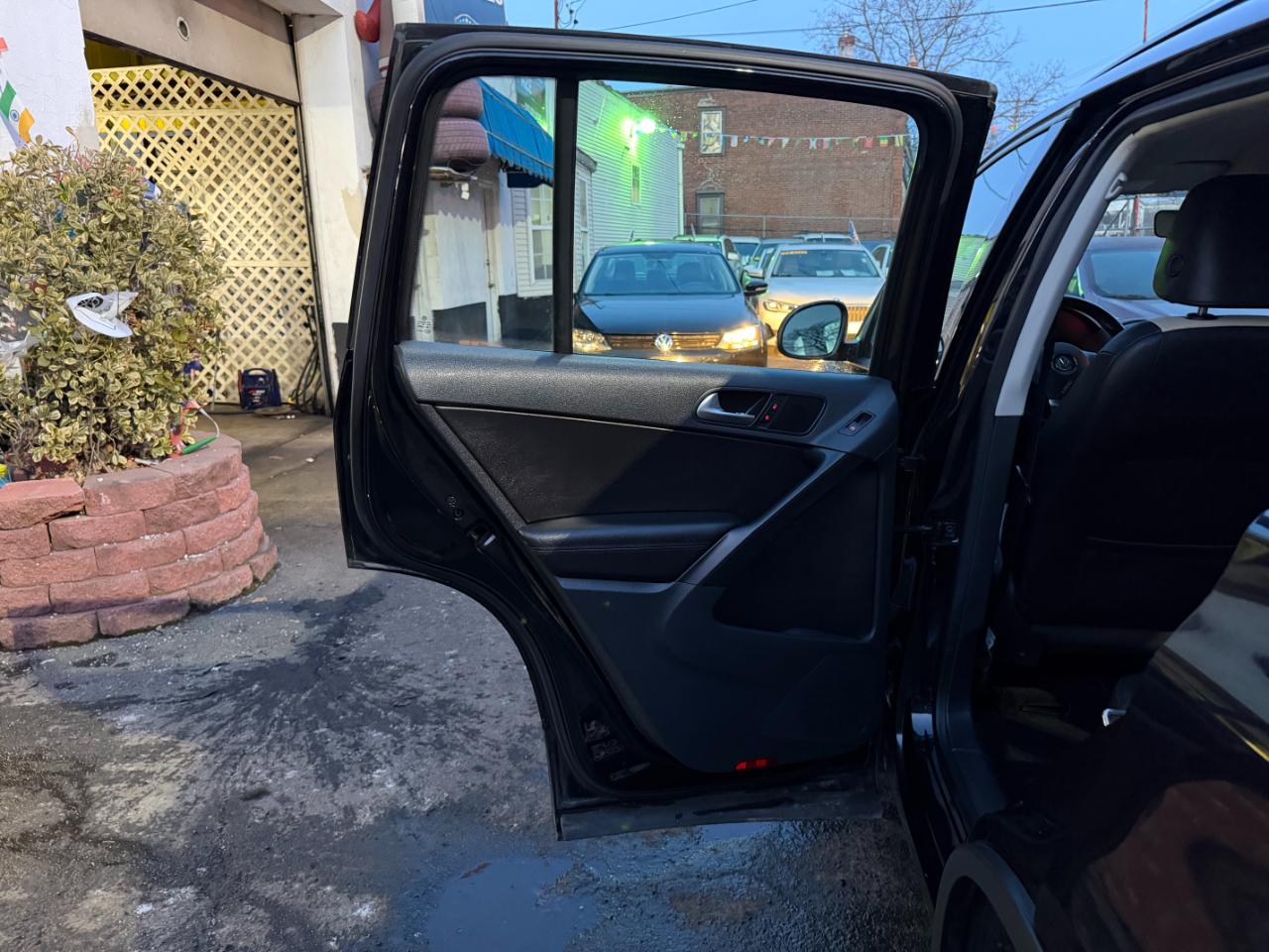 Volkswagen Tiguan S 2017