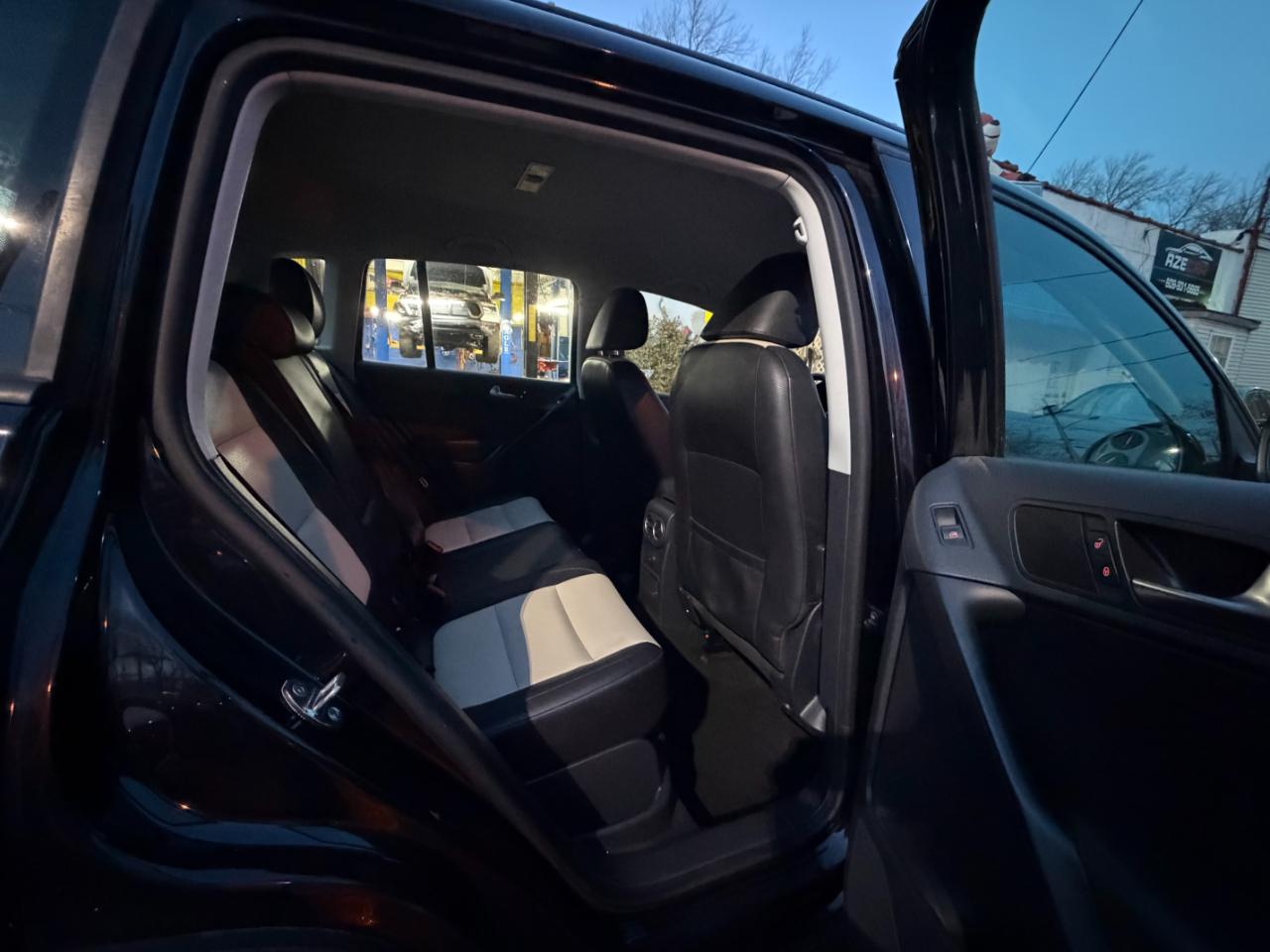 Volkswagen Tiguan S 2017