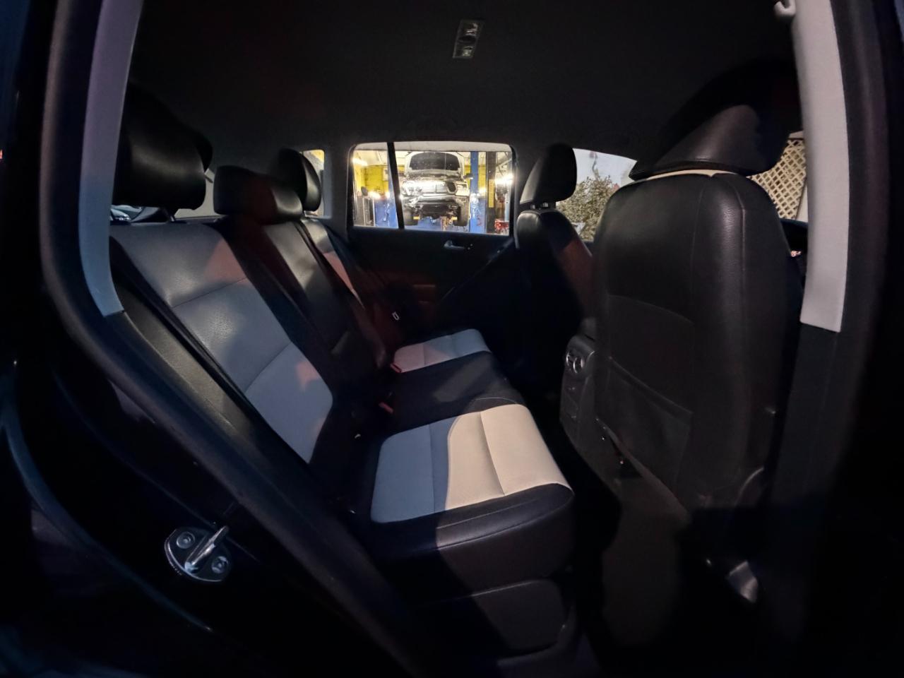 Volkswagen Tiguan S 2017