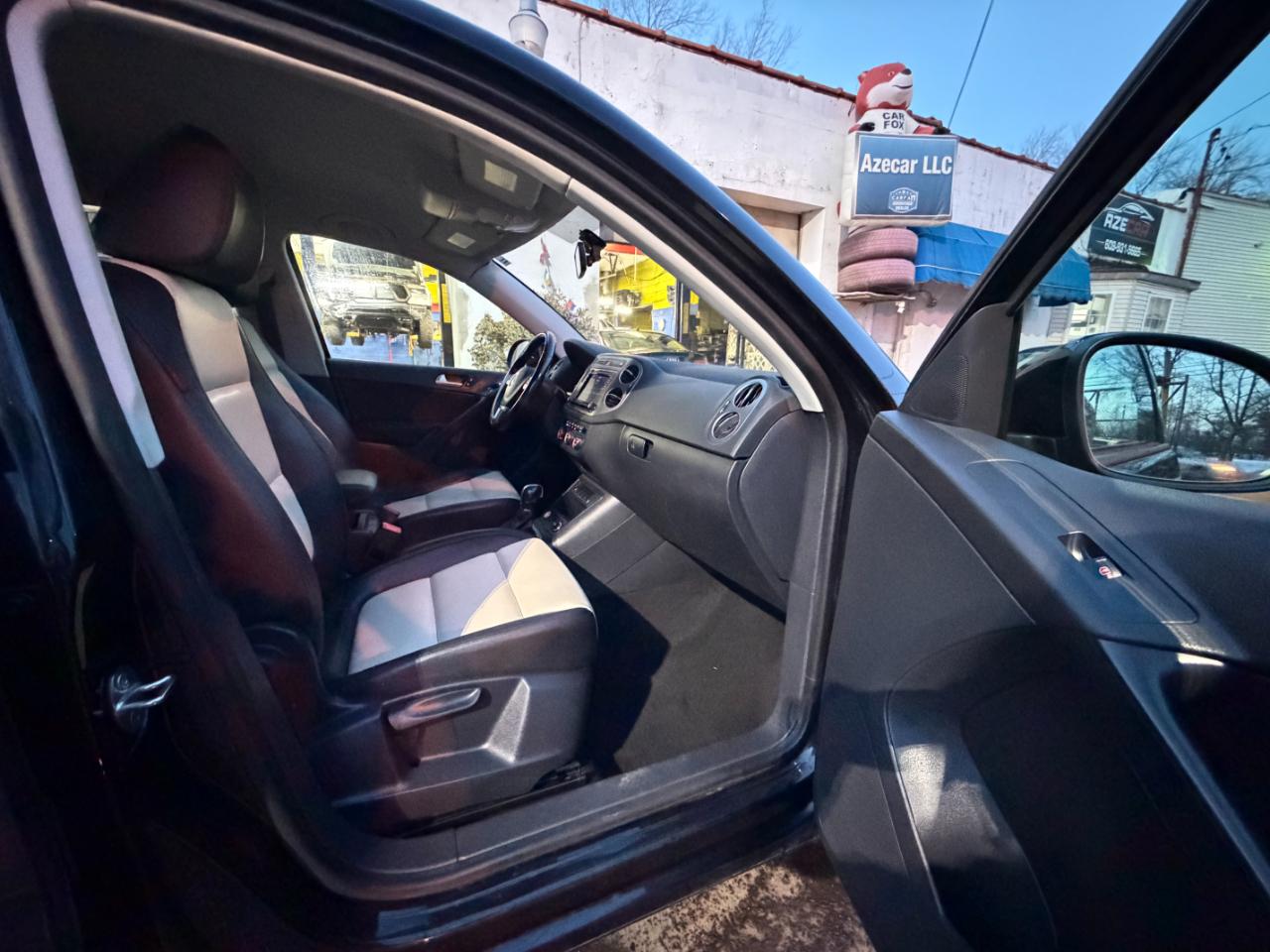 Volkswagen Tiguan S 2017