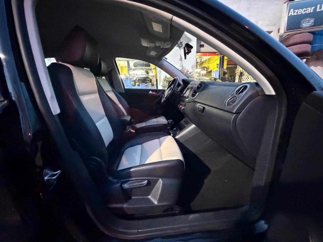 Volkswagen Tiguan S 2017