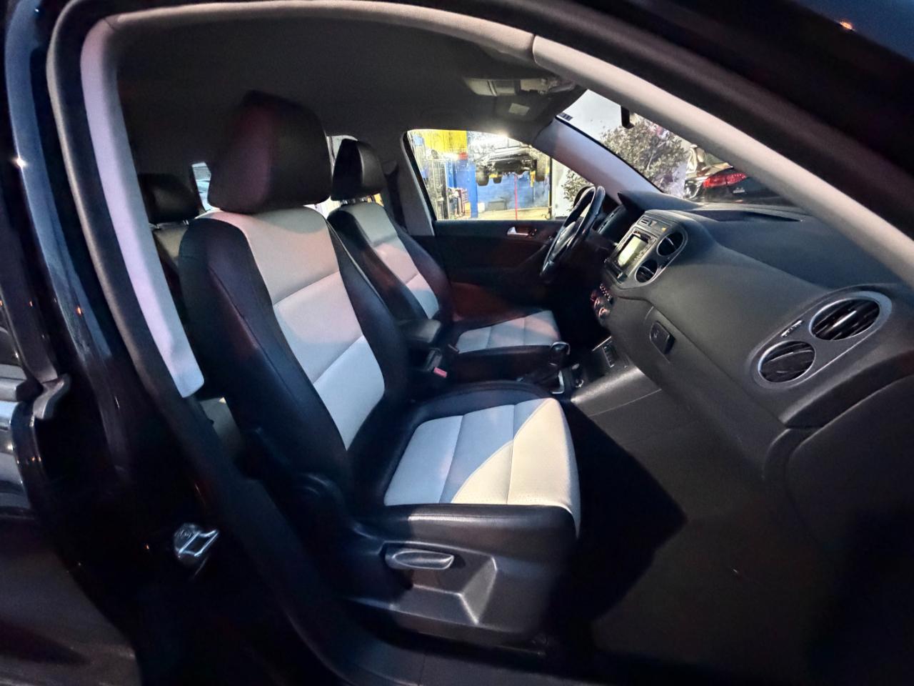 Volkswagen Tiguan S 2017