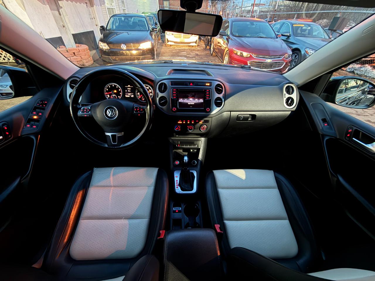 Volkswagen Tiguan S 2017