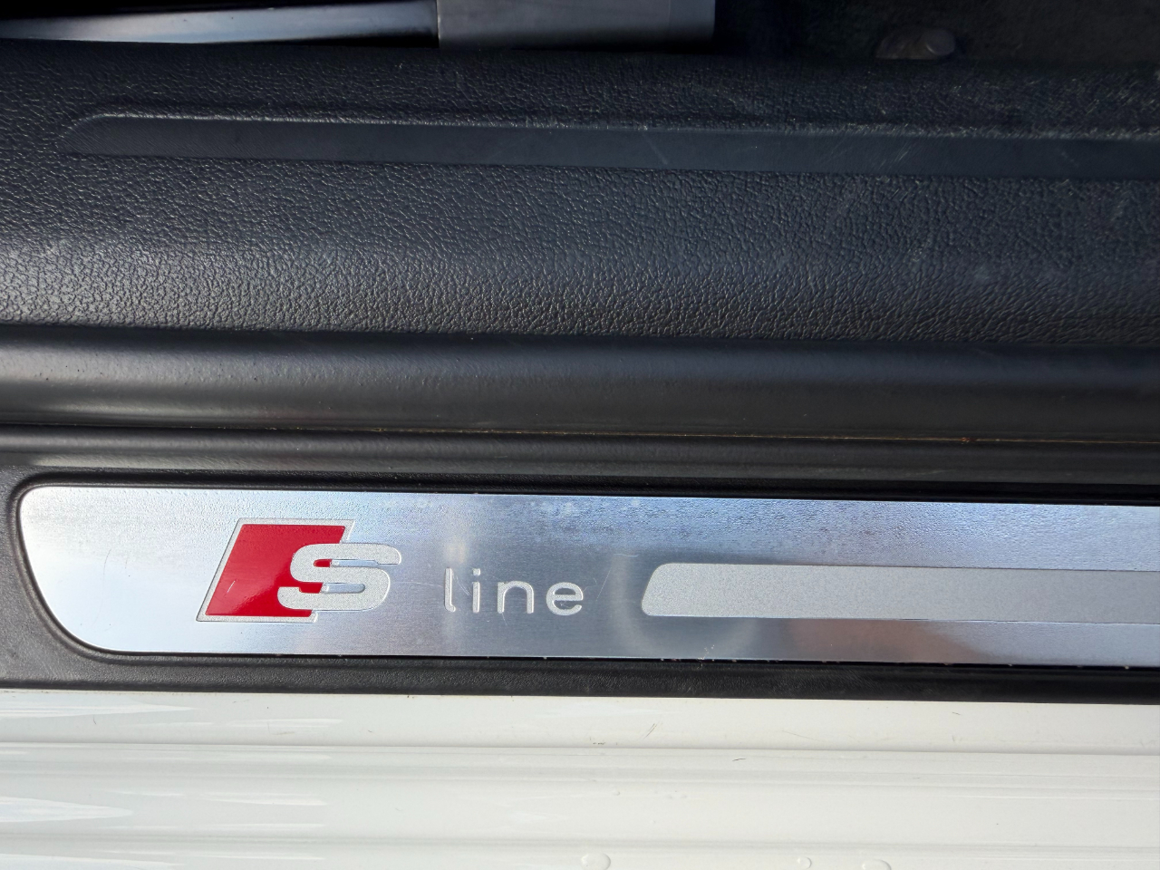 Audi A4 2.0T Premium quattro Sedan 2015