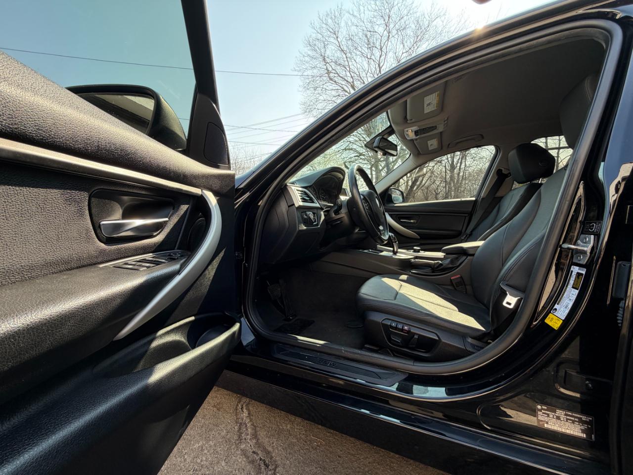 BMW 3-Series 320i Sedan 2015