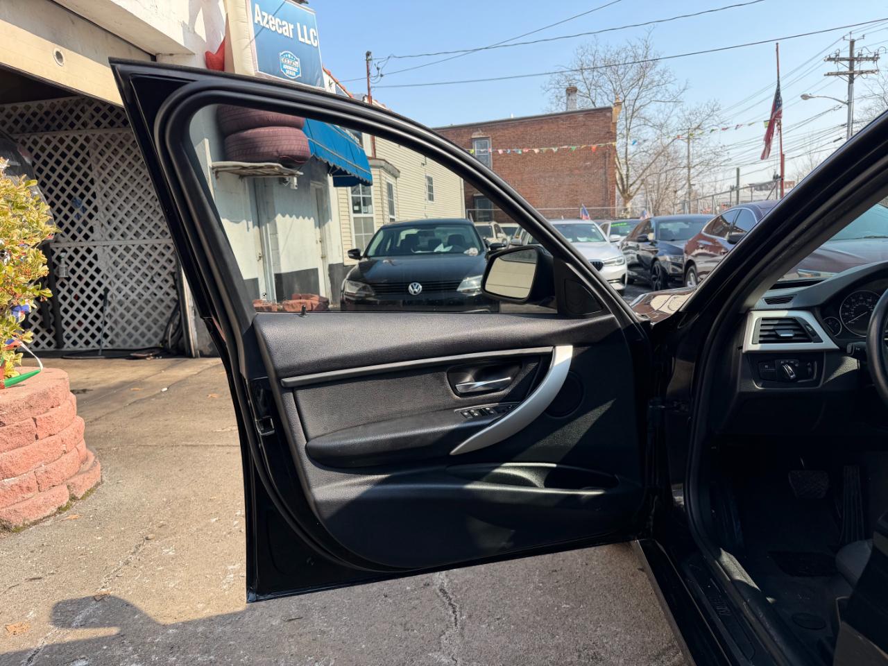 BMW 3-Series 320i Sedan 2015