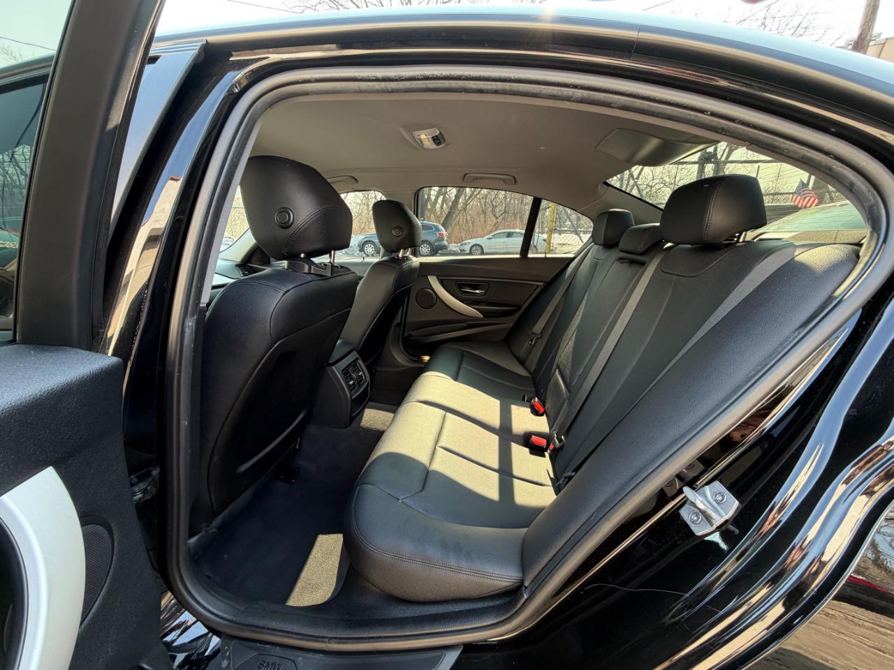 BMW 3-Series 320i Sedan 2015