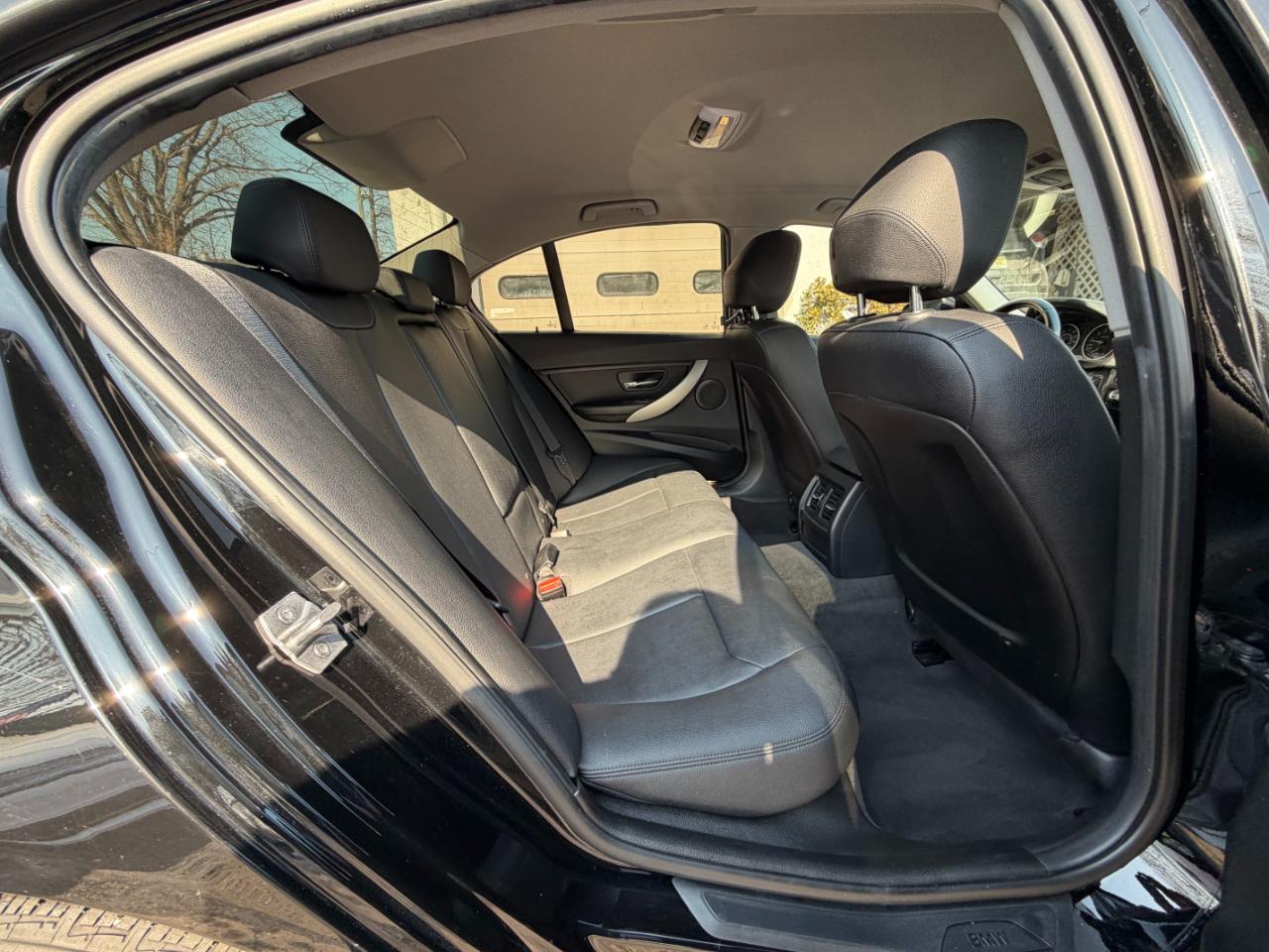 BMW 3-Series 320i Sedan 2015