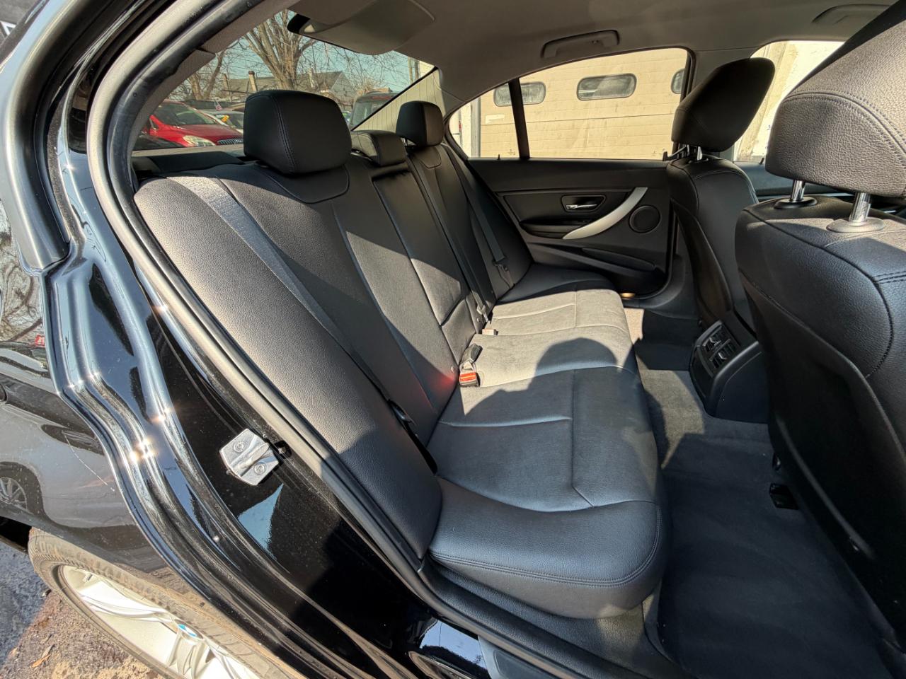 BMW 3-Series 320i Sedan 2015