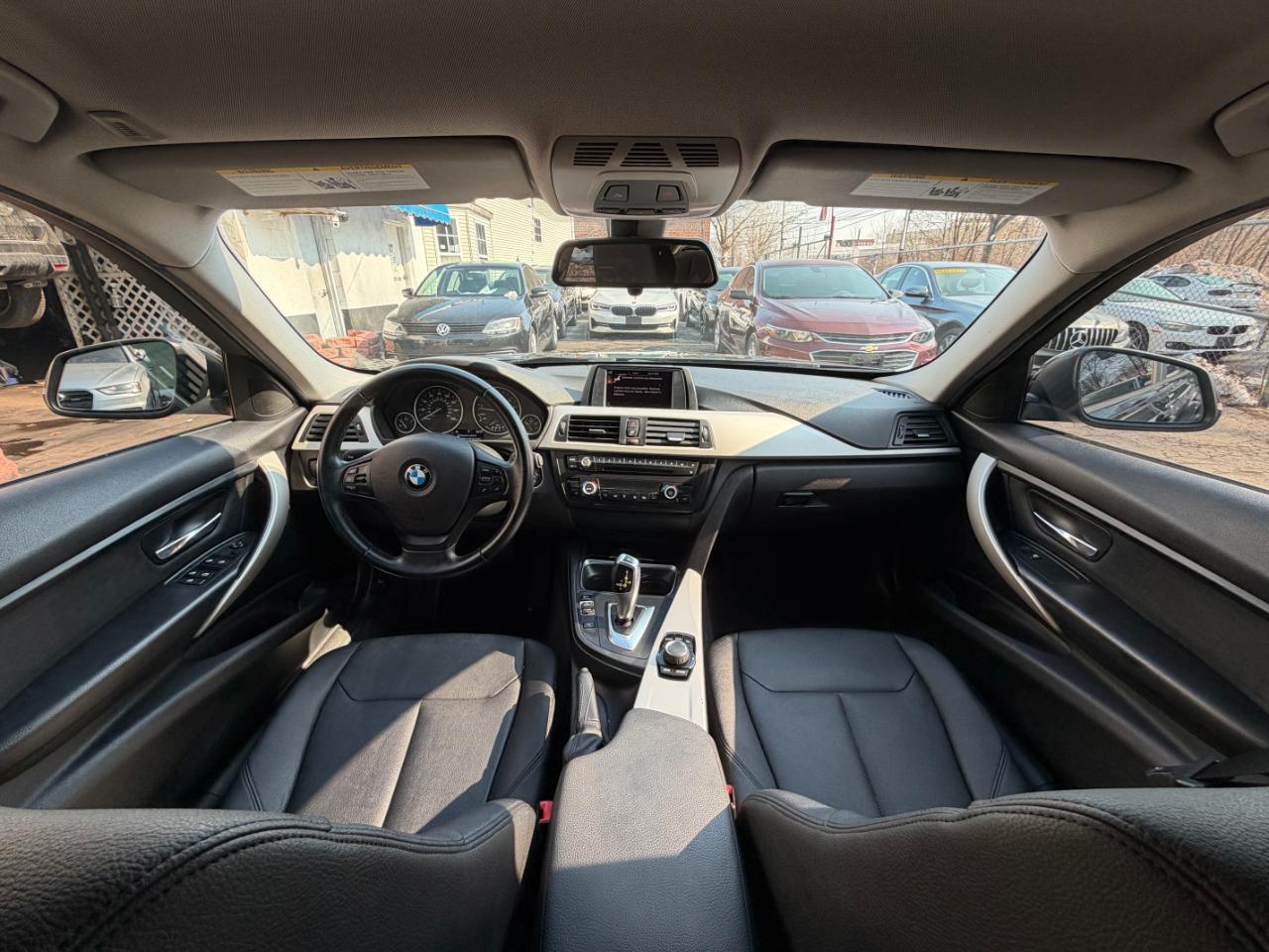 BMW 3-Series 320i Sedan 2015