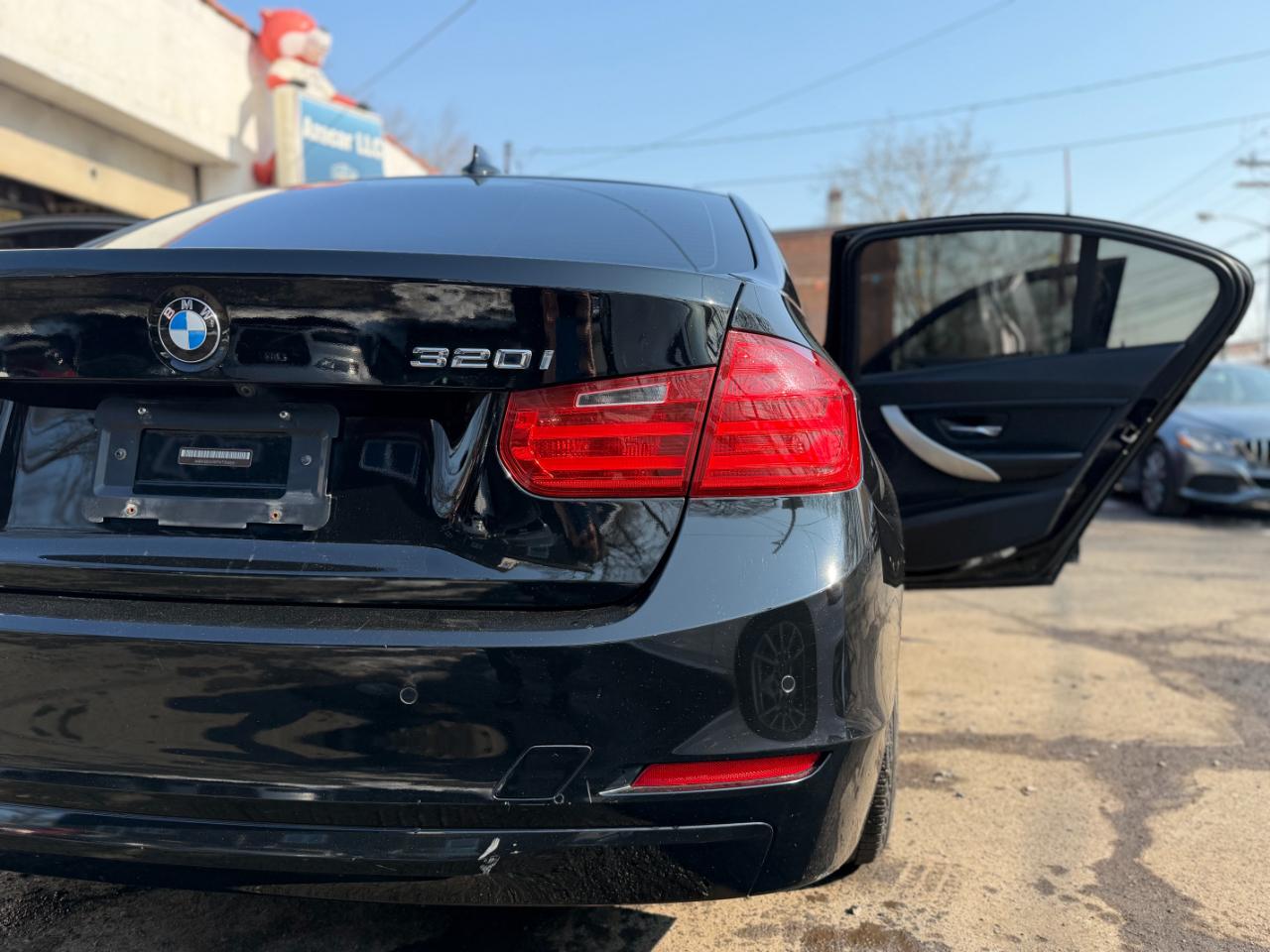 BMW 3-Series 320i Sedan 2015
