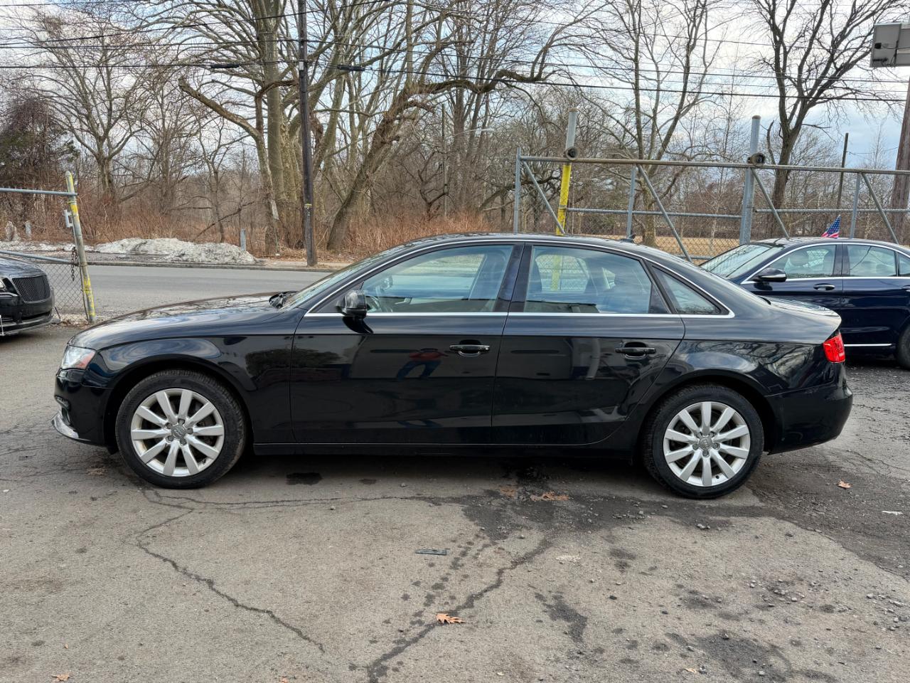 Audi A4 2.0T Premium quattro Sedan 2012