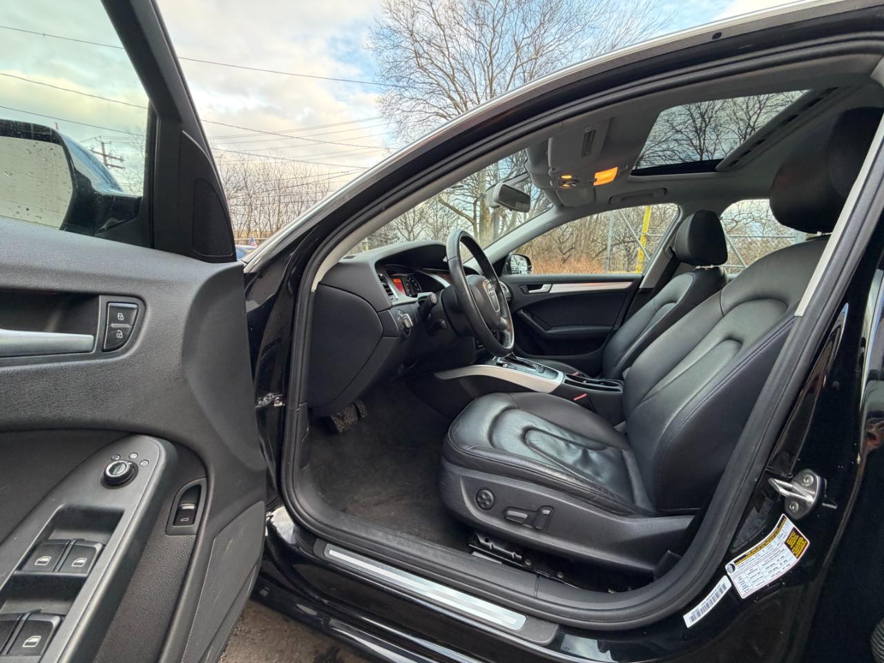 Audi A4 2.0T Premium quattro Sedan 2012