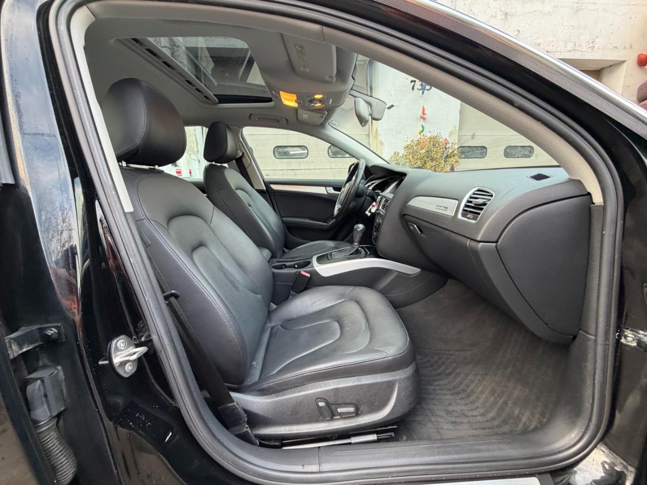 Audi A4 2.0T Premium quattro Sedan 2012