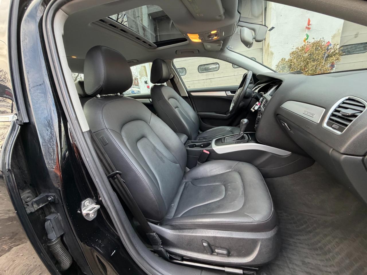 Audi A4 2.0T Premium quattro Sedan 2012