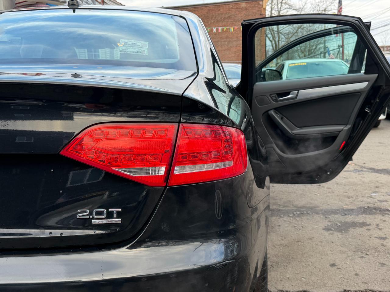 Audi A4 2.0T Premium quattro Sedan 2012