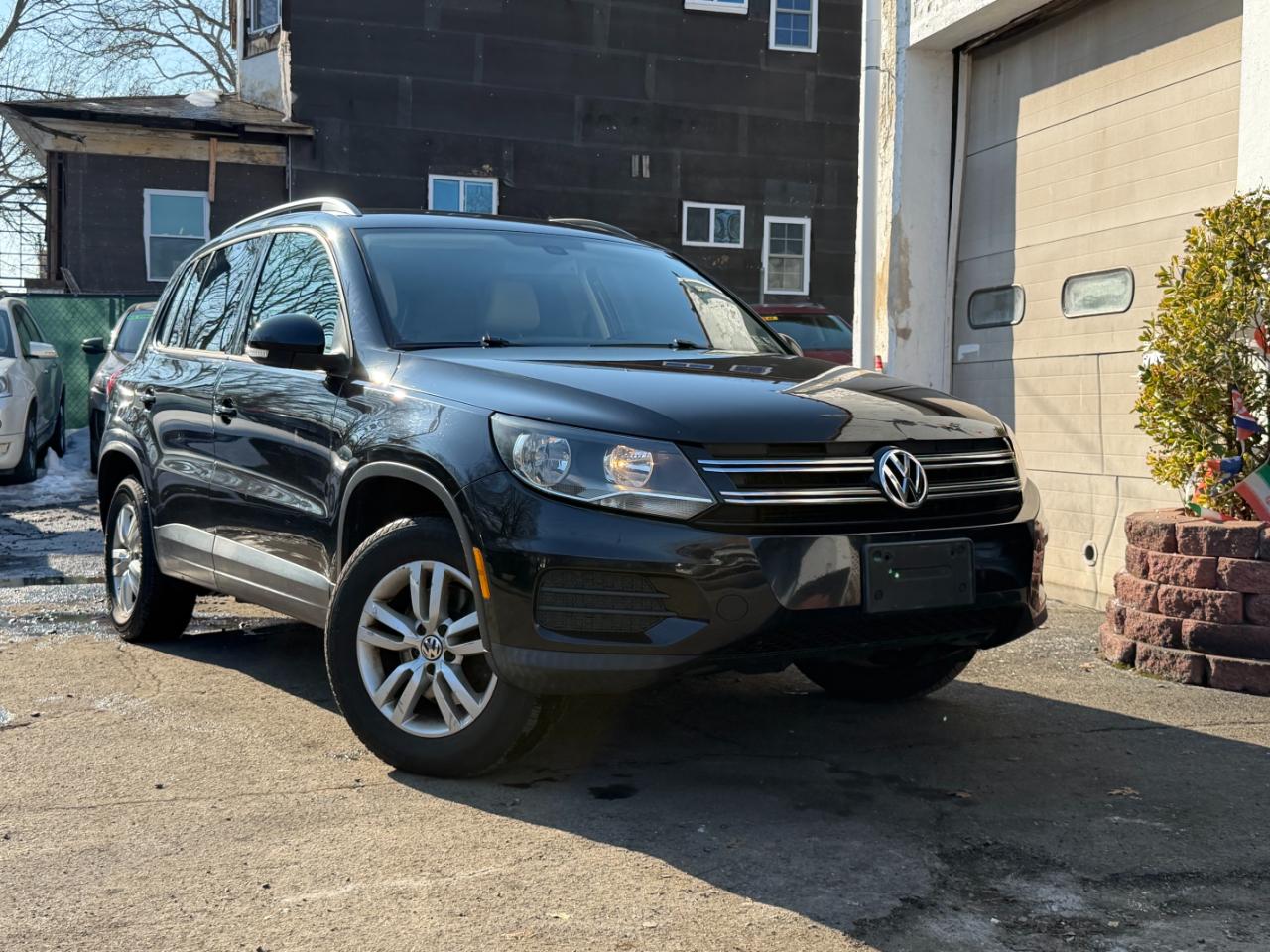 Volkswagen Tiguan S 4Motion AWD 2016