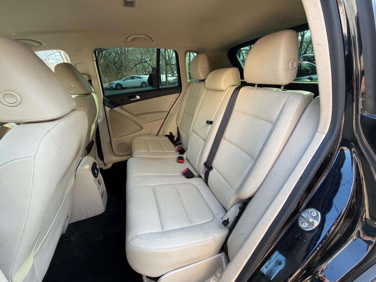 Volkswagen Tiguan S 4Motion AWD 2016