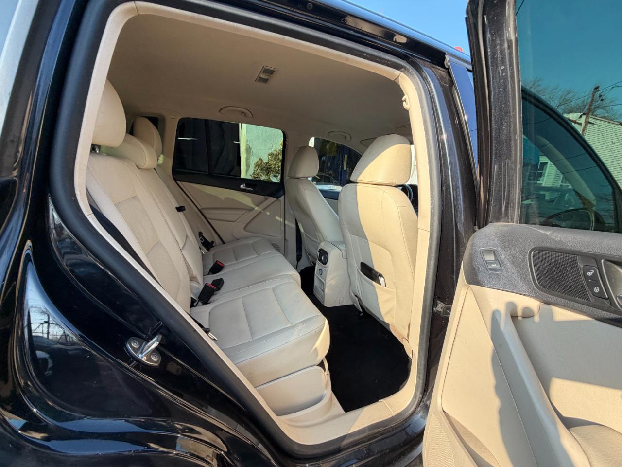 Volkswagen Tiguan S 4Motion AWD 2016