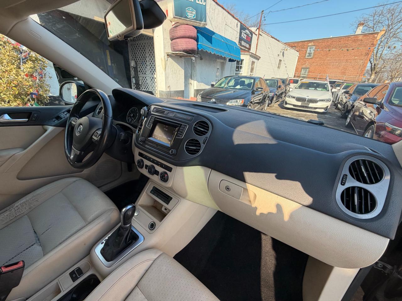 Volkswagen Tiguan S 4Motion AWD 2016