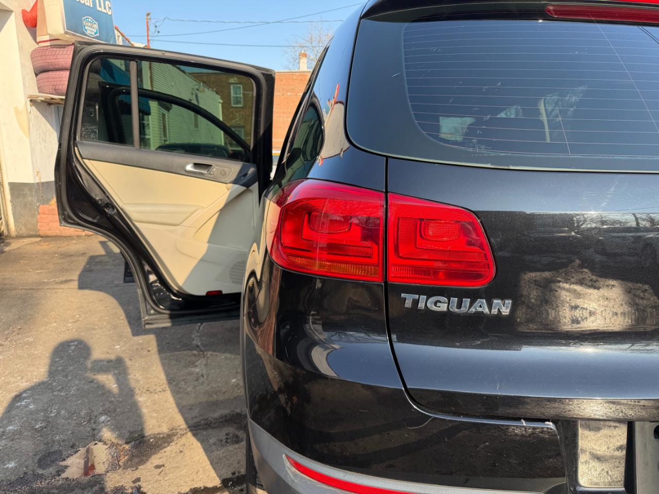 Volkswagen Tiguan S 4Motion AWD 2016