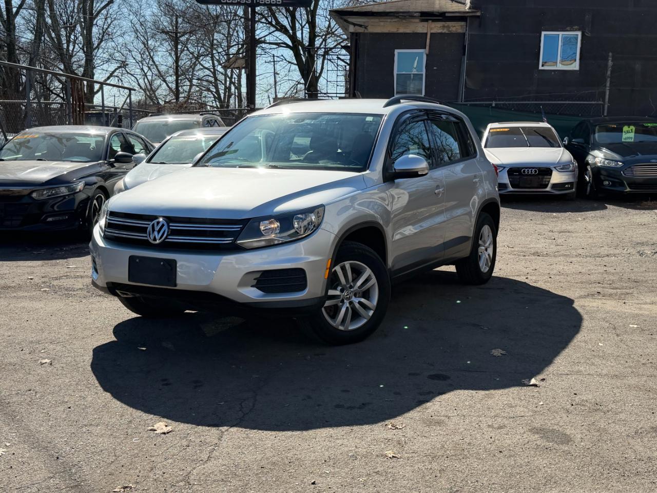 Volkswagen Tiguan S 4Motion AWD 2016
