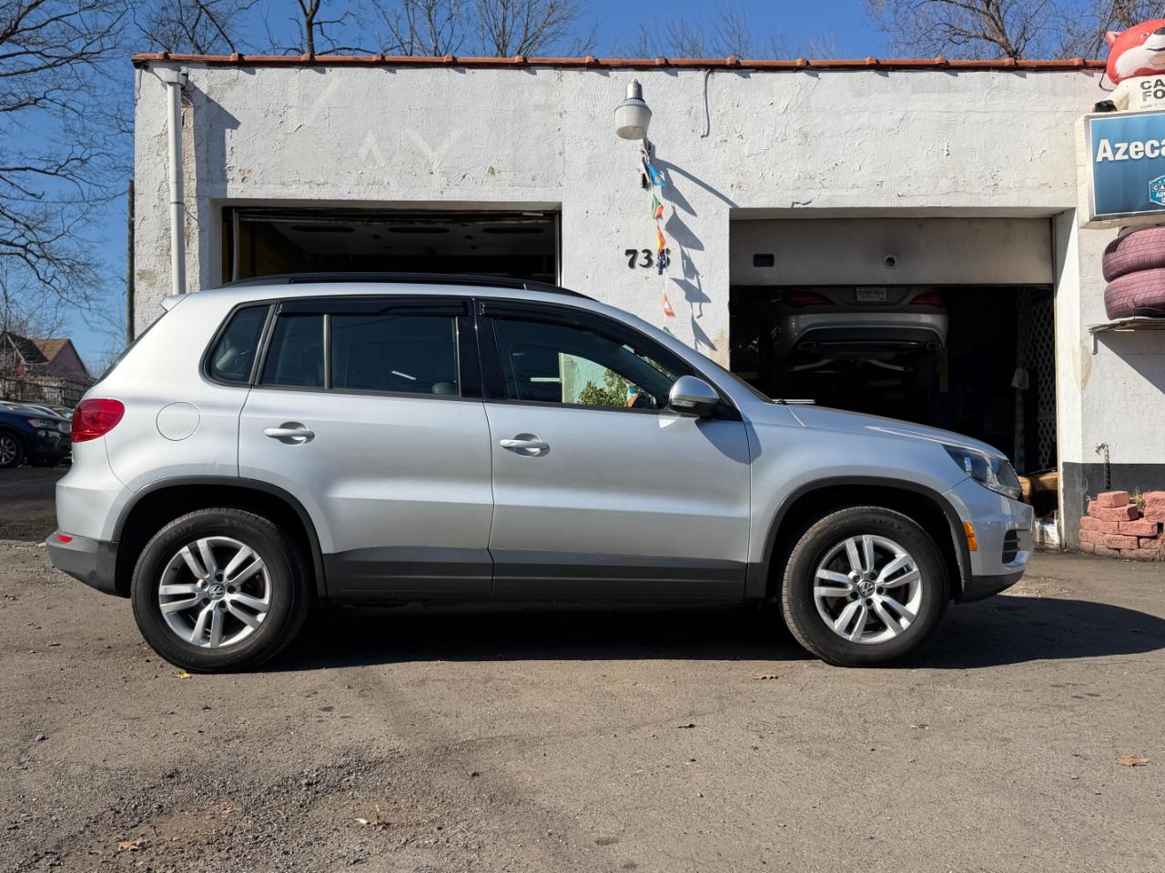 Volkswagen Tiguan S 4Motion AWD 2016