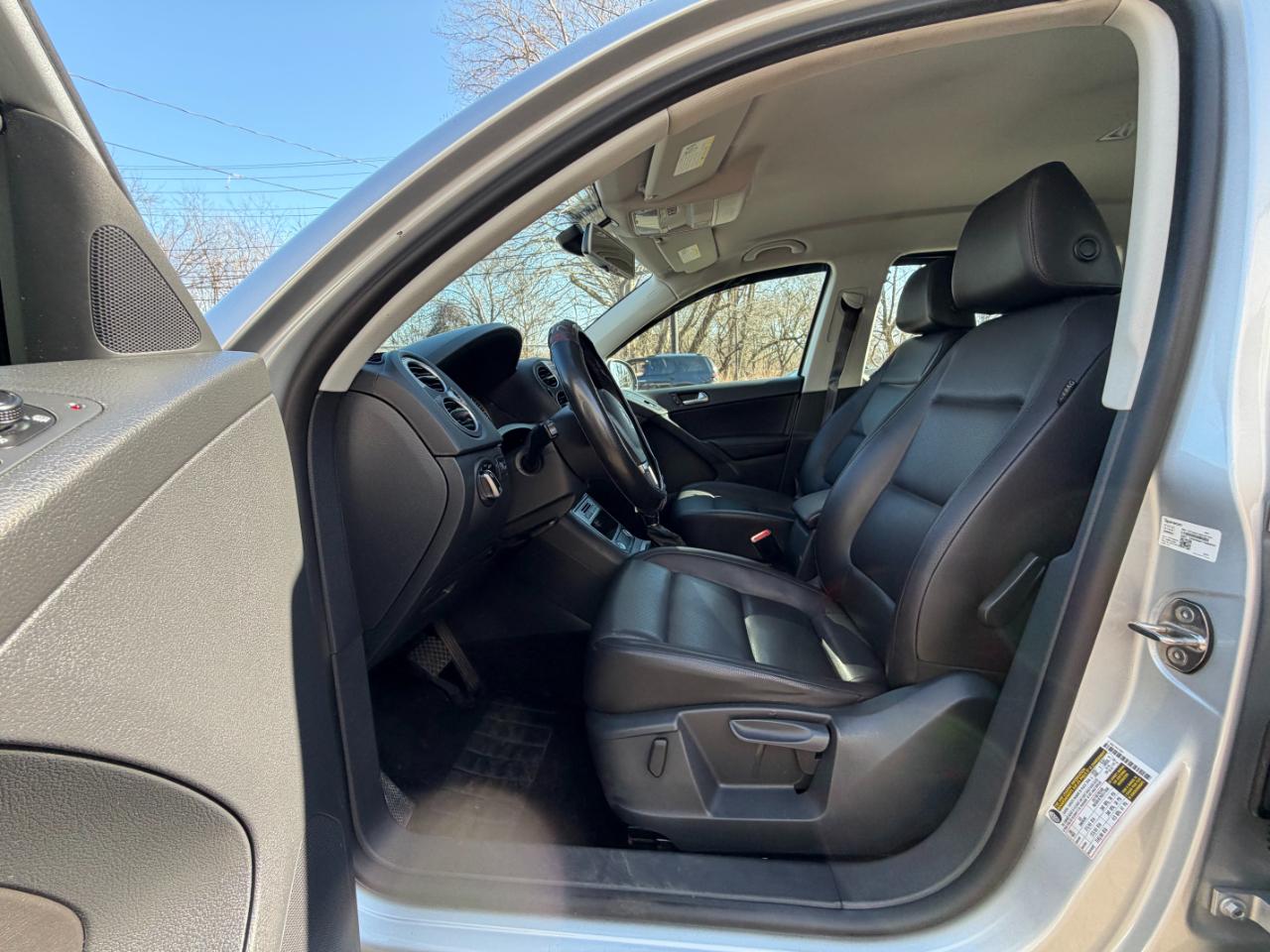 Volkswagen Tiguan S 4Motion AWD 2016