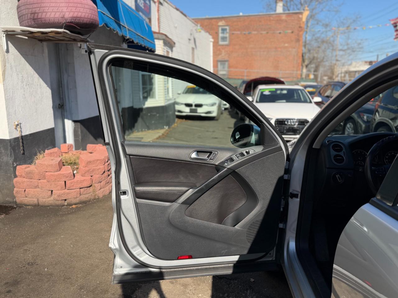 Volkswagen Tiguan S 4Motion AWD 2016