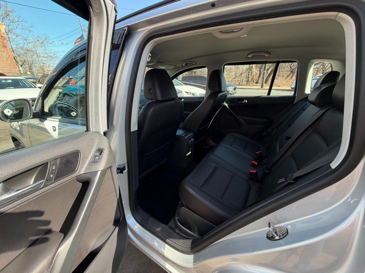 Volkswagen Tiguan S 4Motion AWD 2016