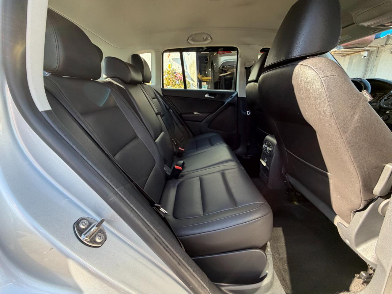 Volkswagen Tiguan S 4Motion AWD 2016