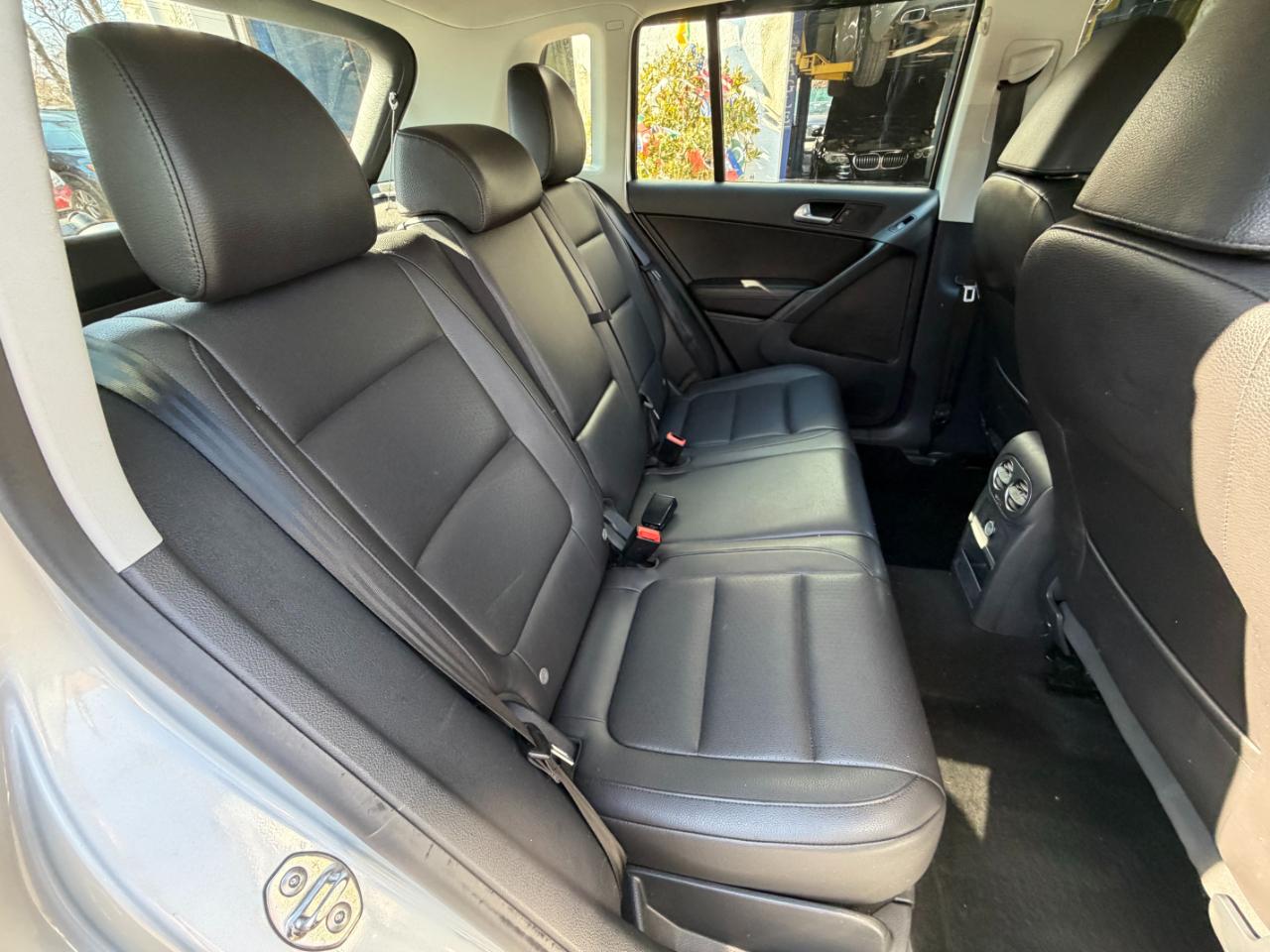 Volkswagen Tiguan S 4Motion AWD 2016